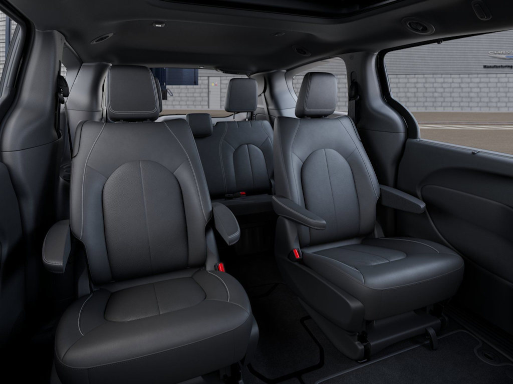 Thumbnail: 2026 Chrysler Pacifica - 7