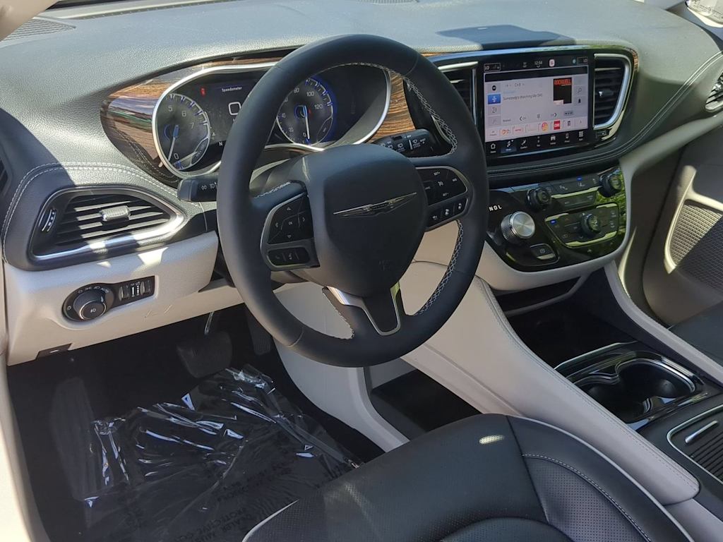 Thumbnail: 2024 Chrysler Pacifica - 2