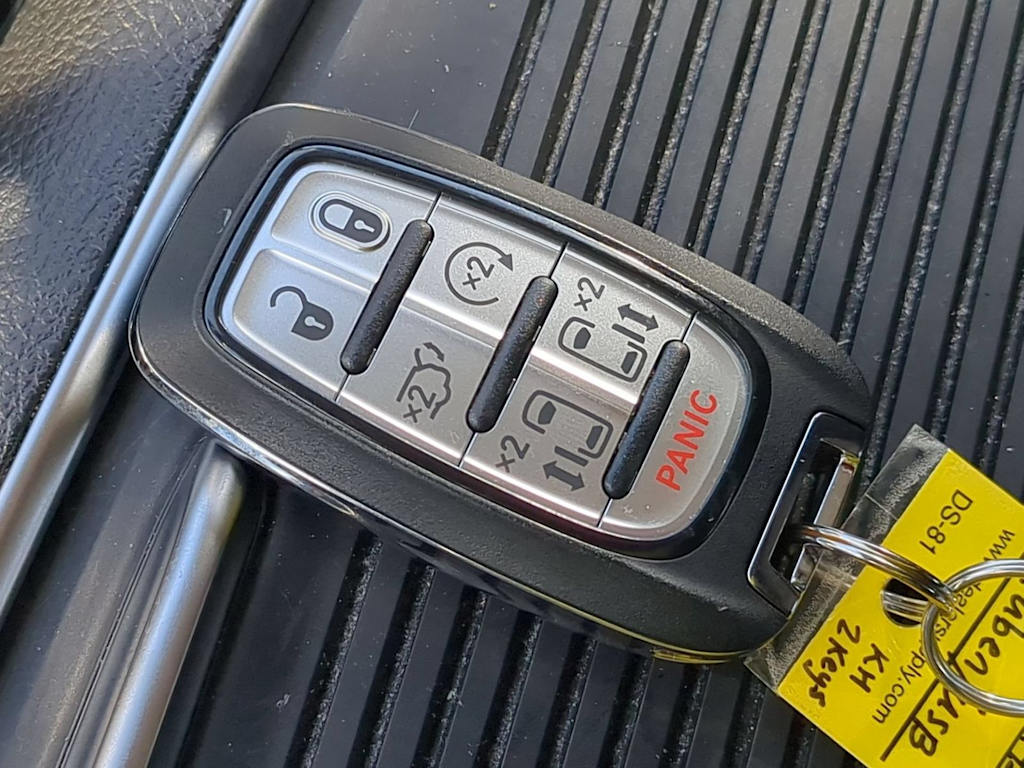 Thumbnail: 2024 Chrysler Pacifica - 34