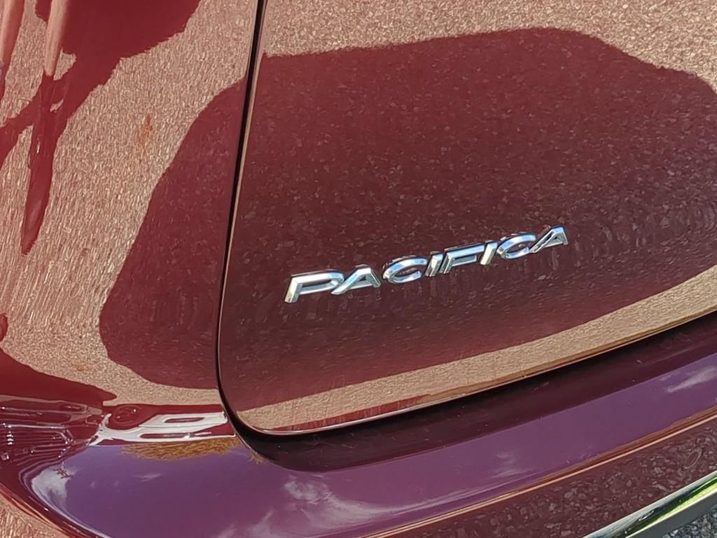Thumbnail: 2021 Chrysler Pacifica - 23