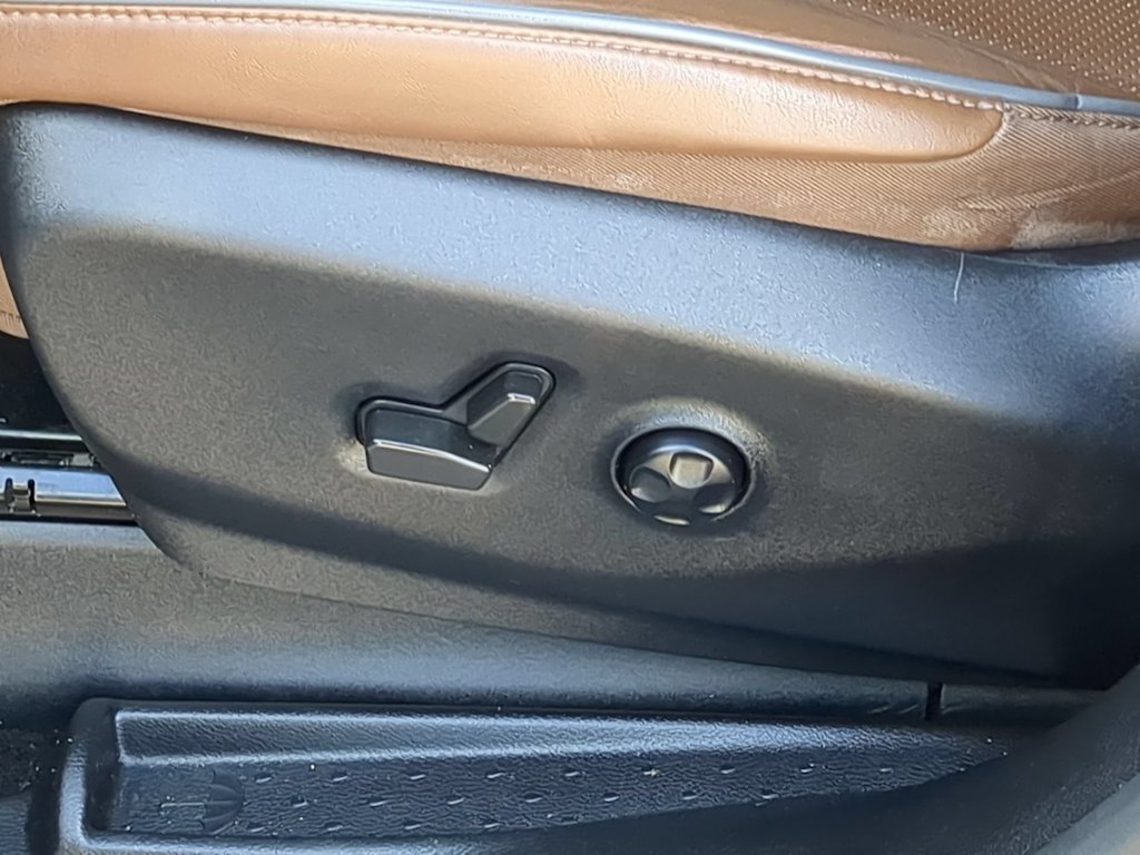 Thumbnail: 2021 Chrysler Pacifica - 24