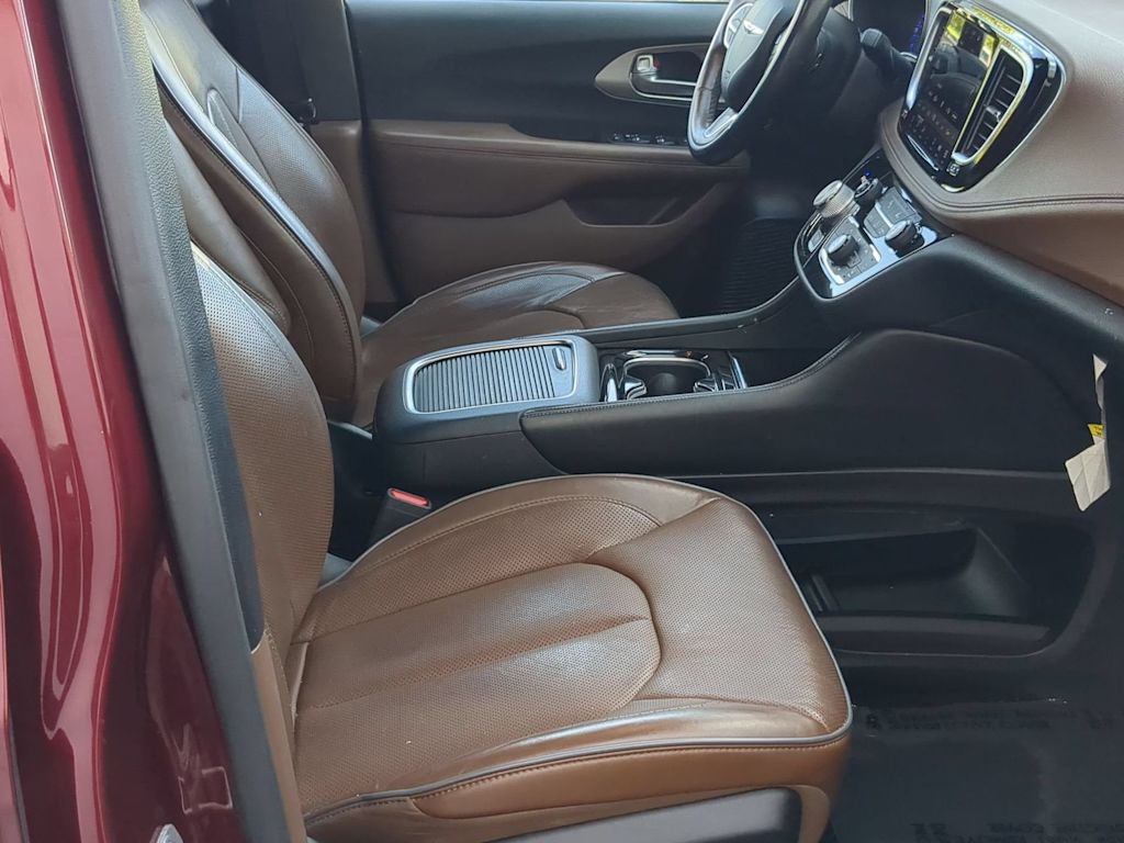 Thumbnail: 2021 Chrysler Pacifica - 26