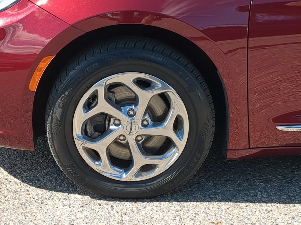Thumbnail: 2021 Chrysler Pacifica - 8