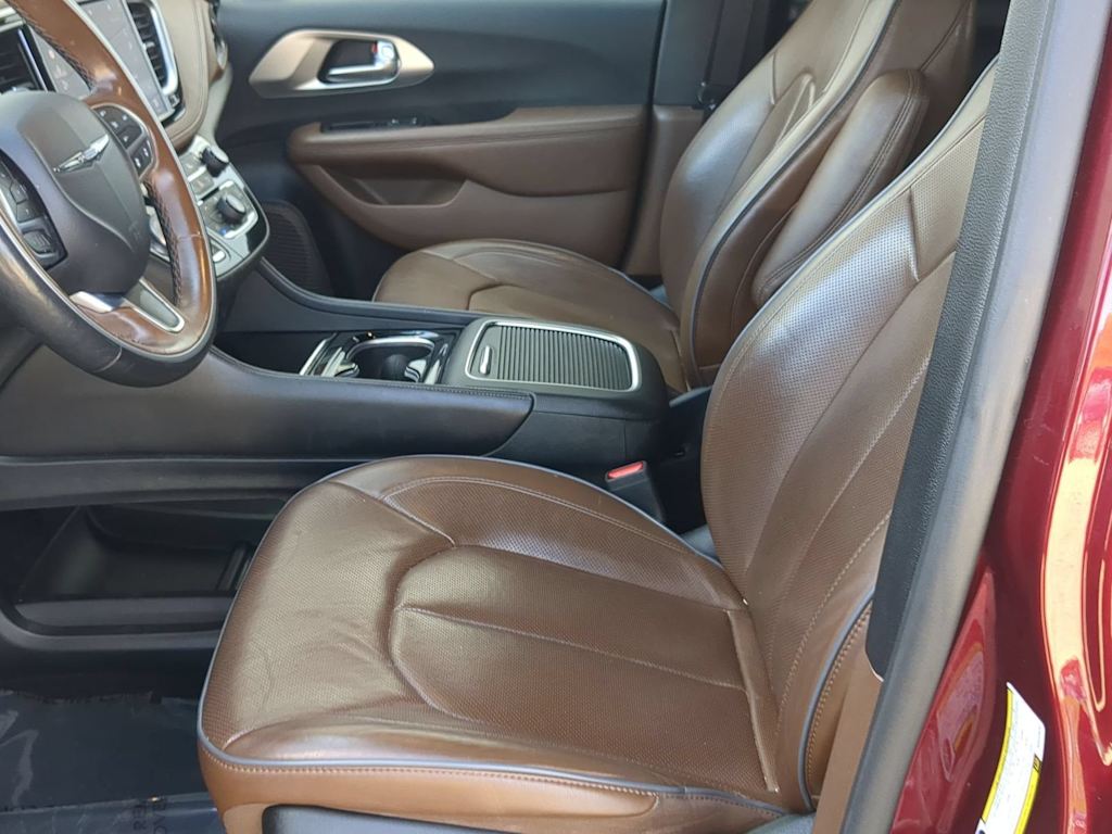 Thumbnail: 2021 Chrysler Pacifica - 10