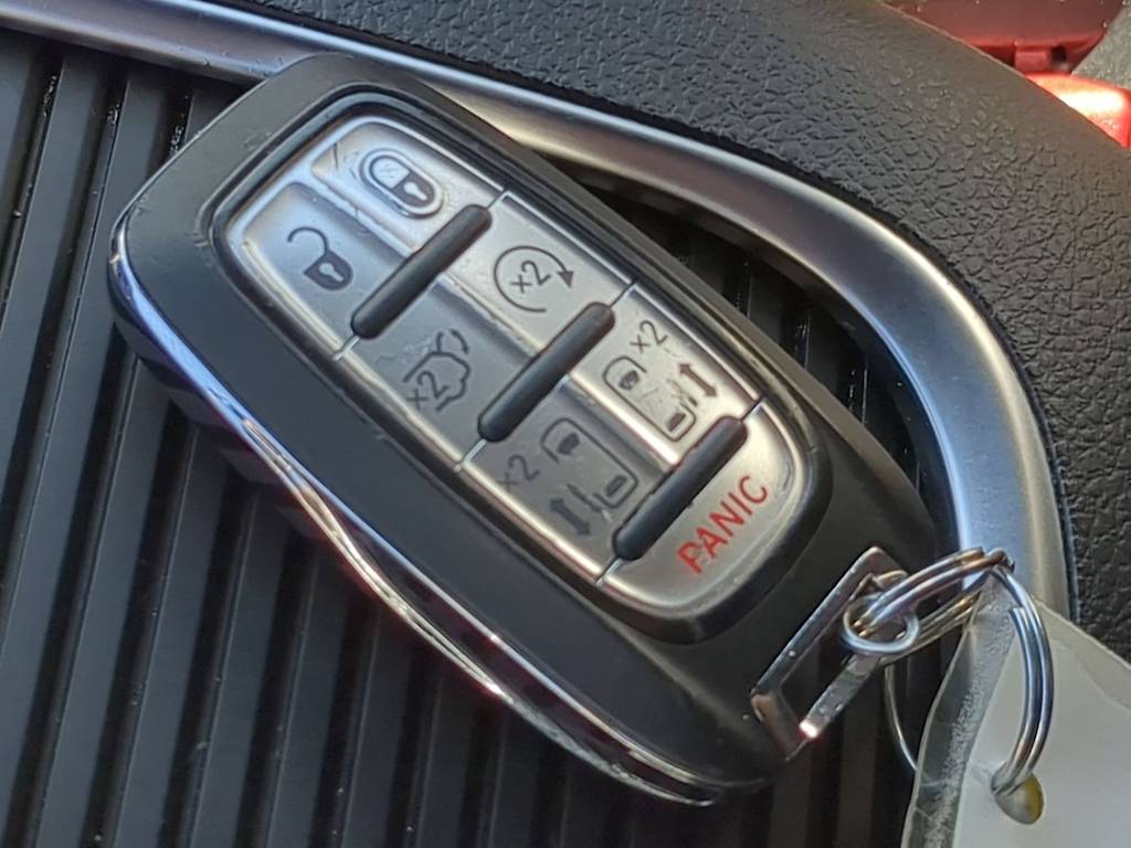 Thumbnail: 2021 Chrysler Pacifica - 33