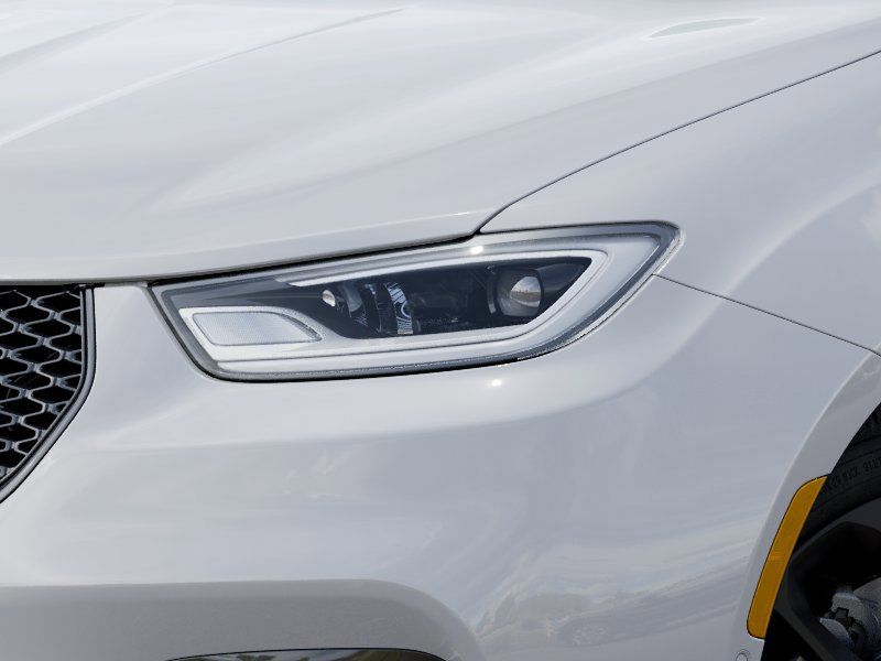 Thumbnail: 2026 Chrysler Pacifica - 6
