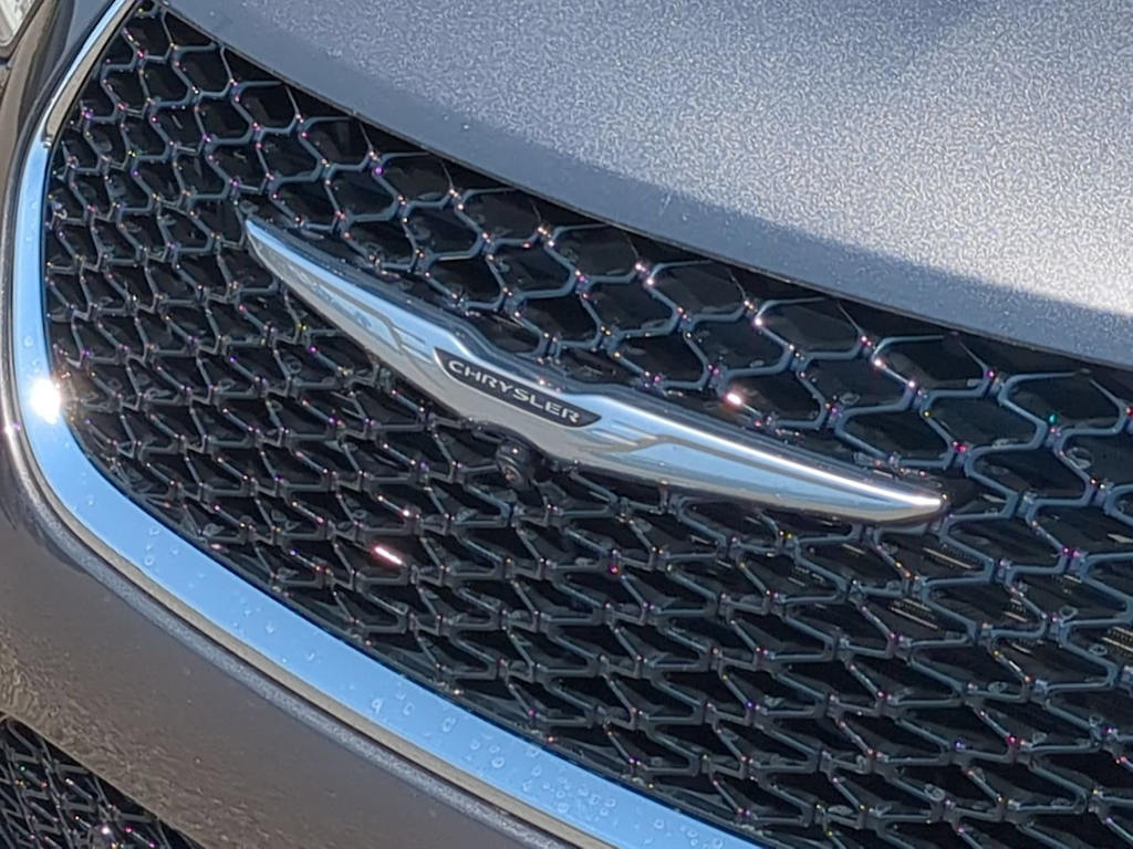 Thumbnail: 2022 Chrysler Pacifica - 7