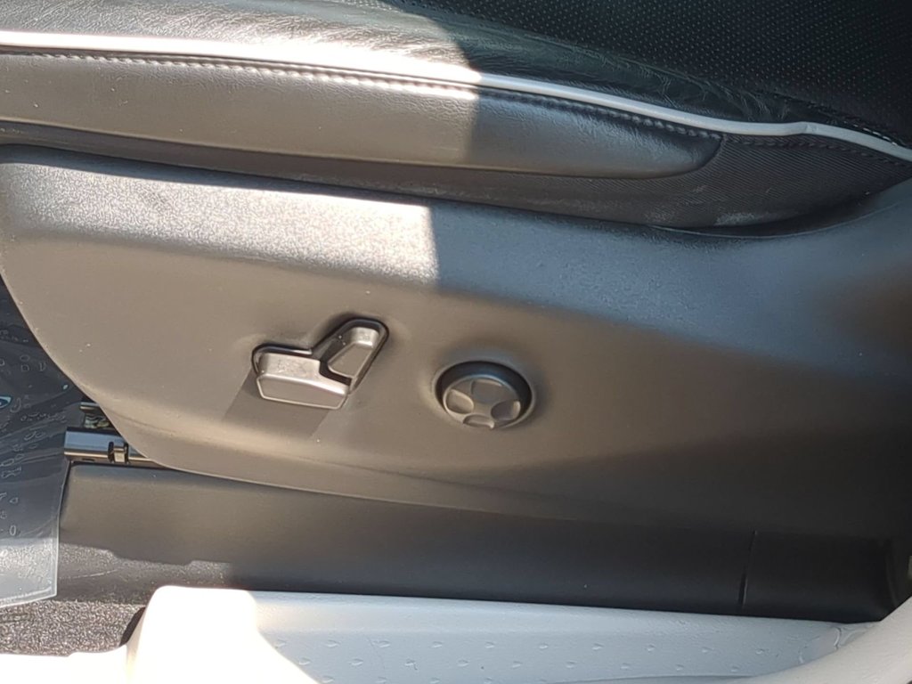 Thumbnail: 2022 Chrysler Pacifica - 25