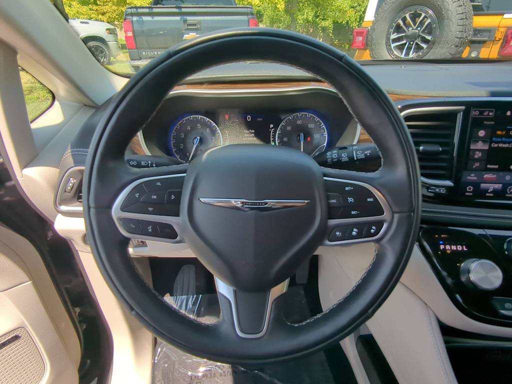 Thumbnail: 2022 Chrysler Pacifica - 13