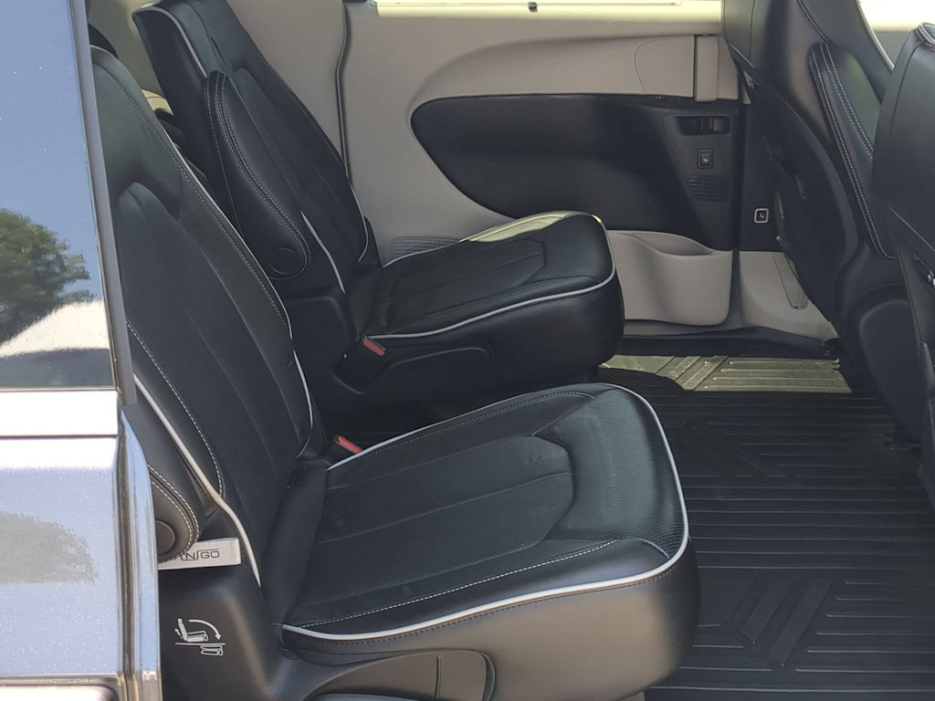 Thumbnail: 2022 Chrysler Pacifica - 27