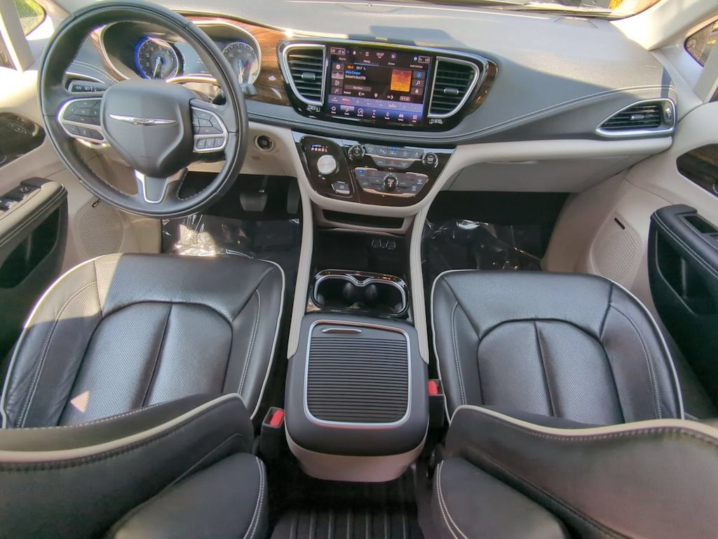 Thumbnail: 2022 Chrysler Pacifica - 9