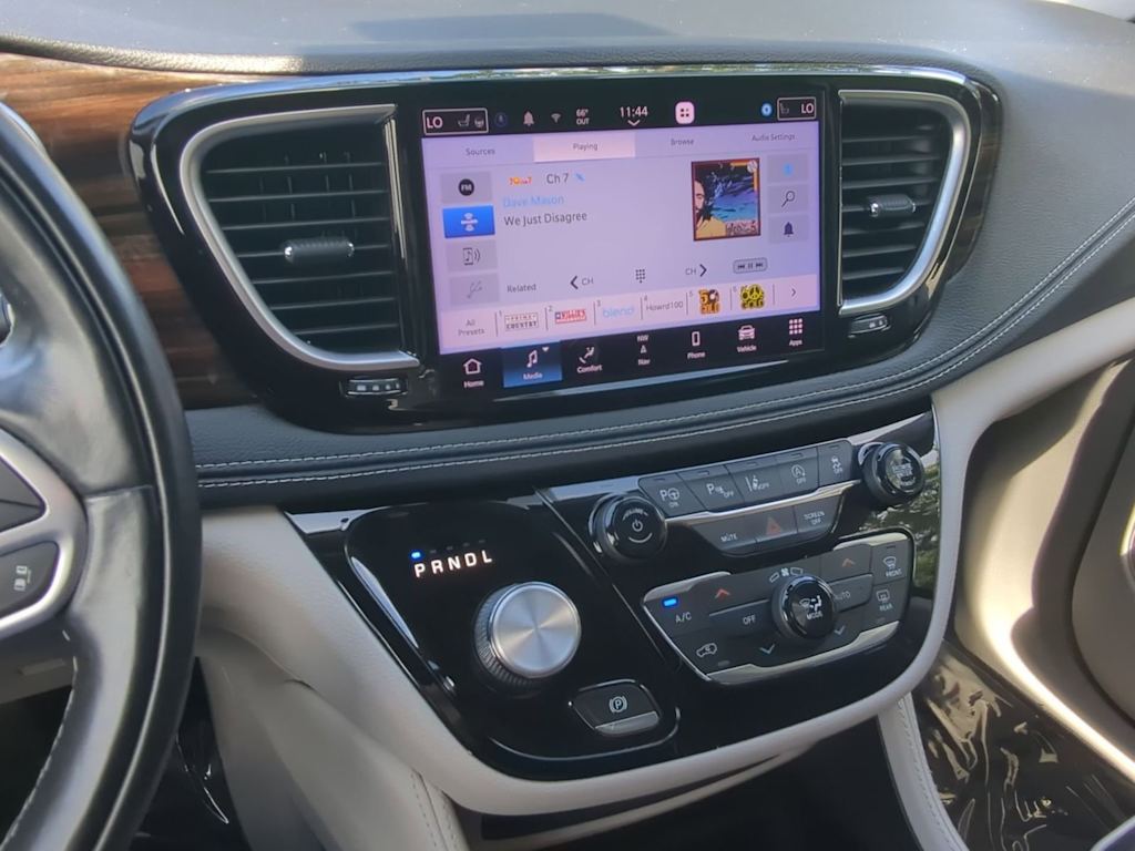 Thumbnail: 2022 Chrysler Pacifica - 14