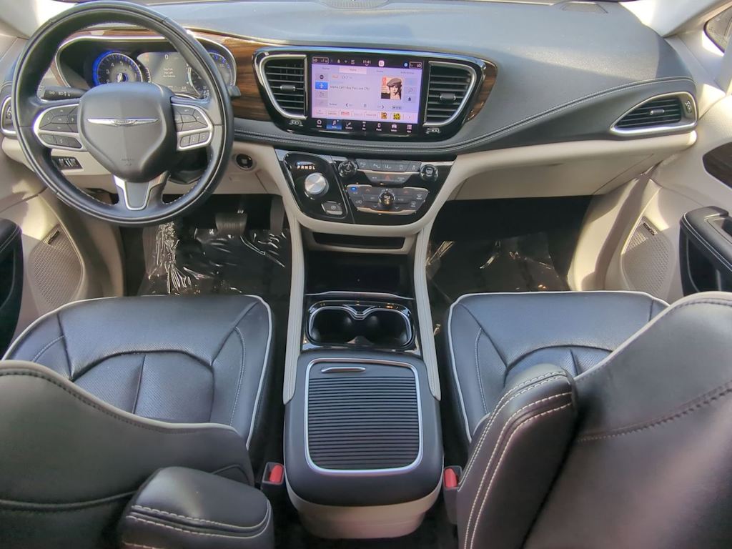 Thumbnail: 2022 Chrysler Pacifica - 9