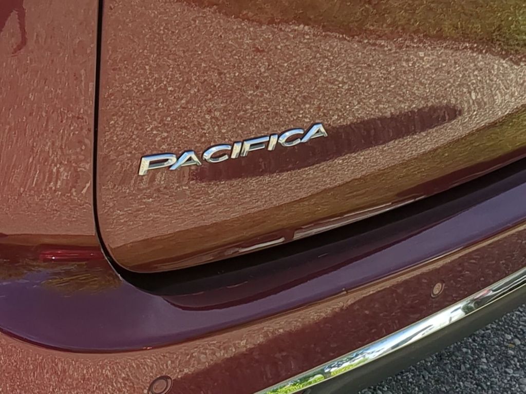 Thumbnail: 2022 Chrysler Pacifica - 23