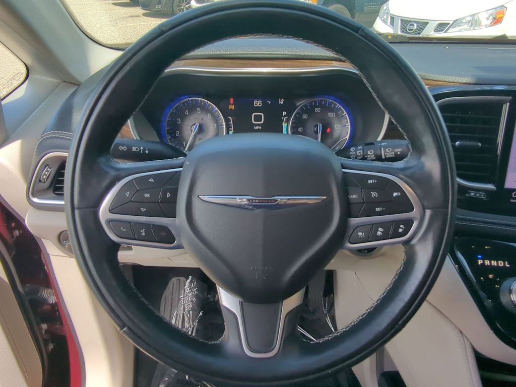 Thumbnail: 2022 Chrysler Pacifica - 13