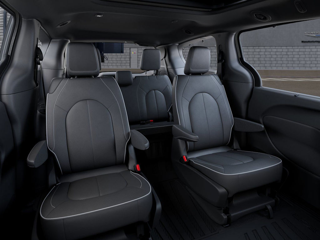Thumbnail: 2026 Chrysler Pacifica - 7