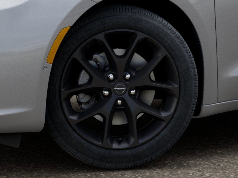 Thumbnail: 2026 Chrysler Pacifica - 6
