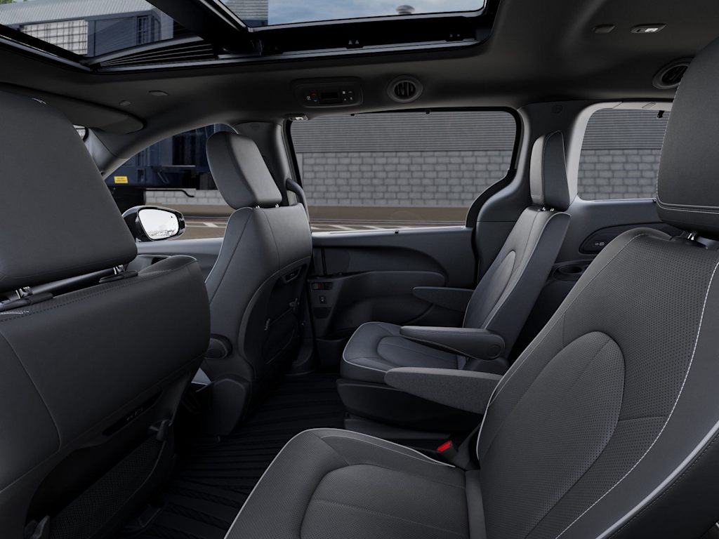 Thumbnail: 2026 Chrysler Pacifica - 9