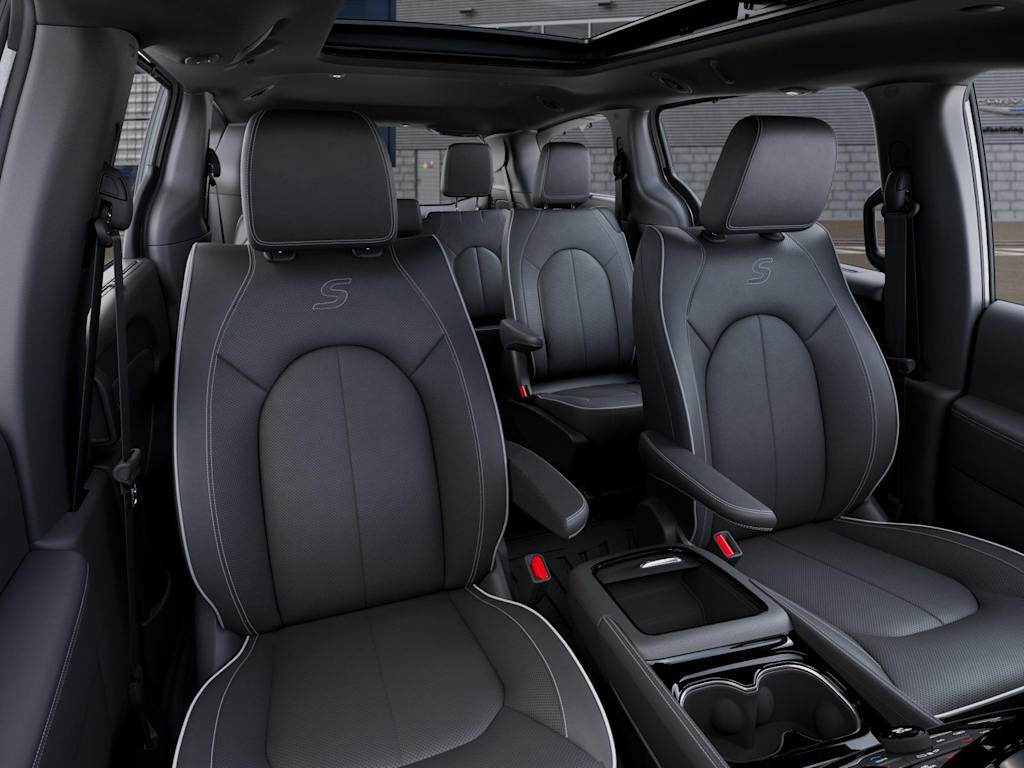 Thumbnail: 2026 Chrysler Pacifica - 8