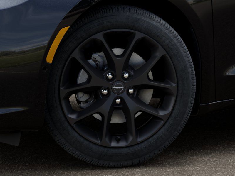 Thumbnail: 2026 Chrysler Pacifica - 5