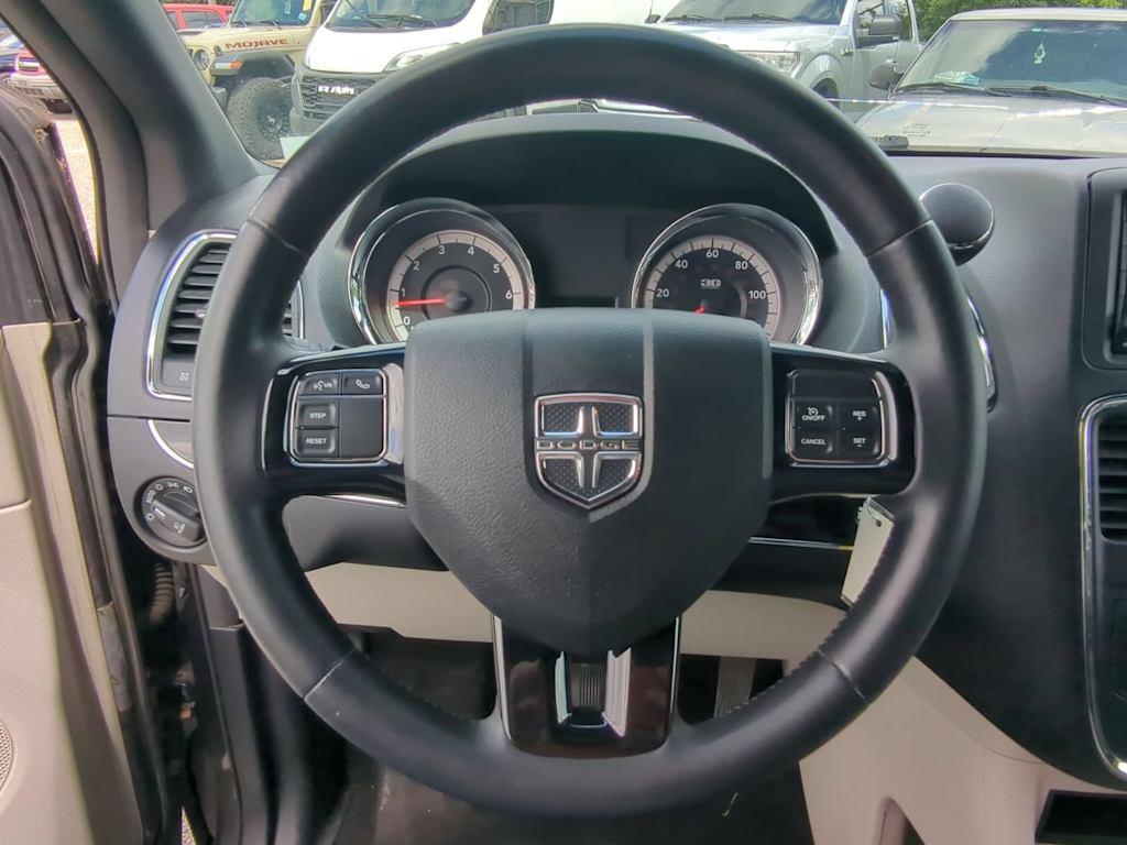 Thumbnail: 2014 Dodge Grand Caravan - 13