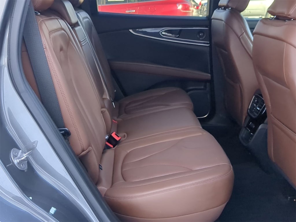 Thumbnail: 2022 Lincoln Nautilus - 34