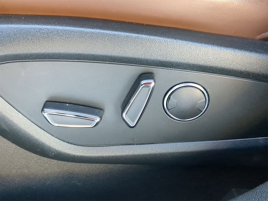 Thumbnail: 2022 Lincoln Nautilus - 32