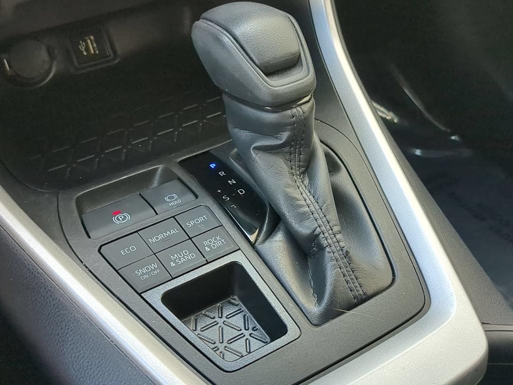 Thumbnail: 2024 Toyota RAV4 - 15