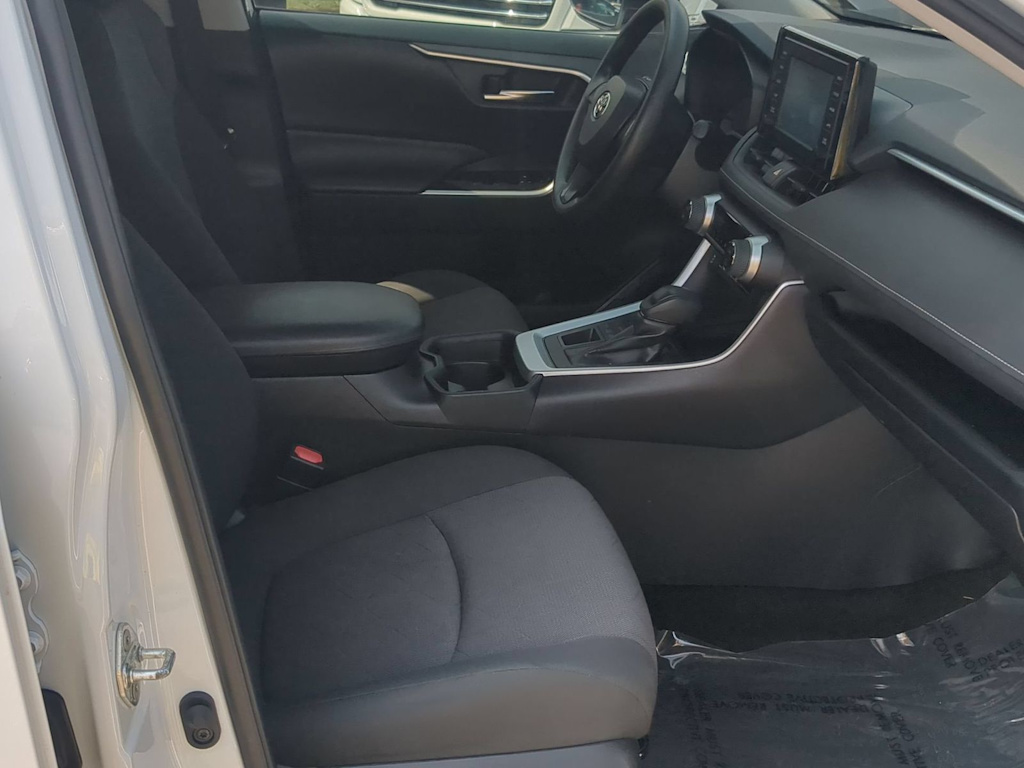 Thumbnail: 2019 Toyota RAV4 - 11