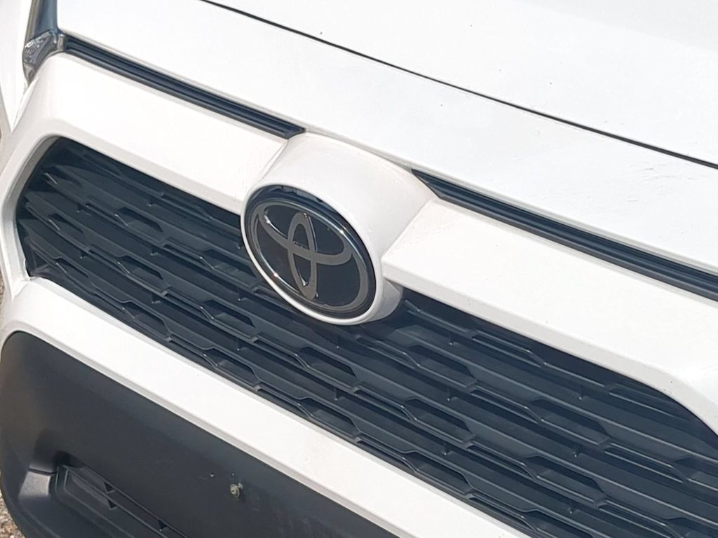 Thumbnail: 2019 Toyota RAV4 - 7