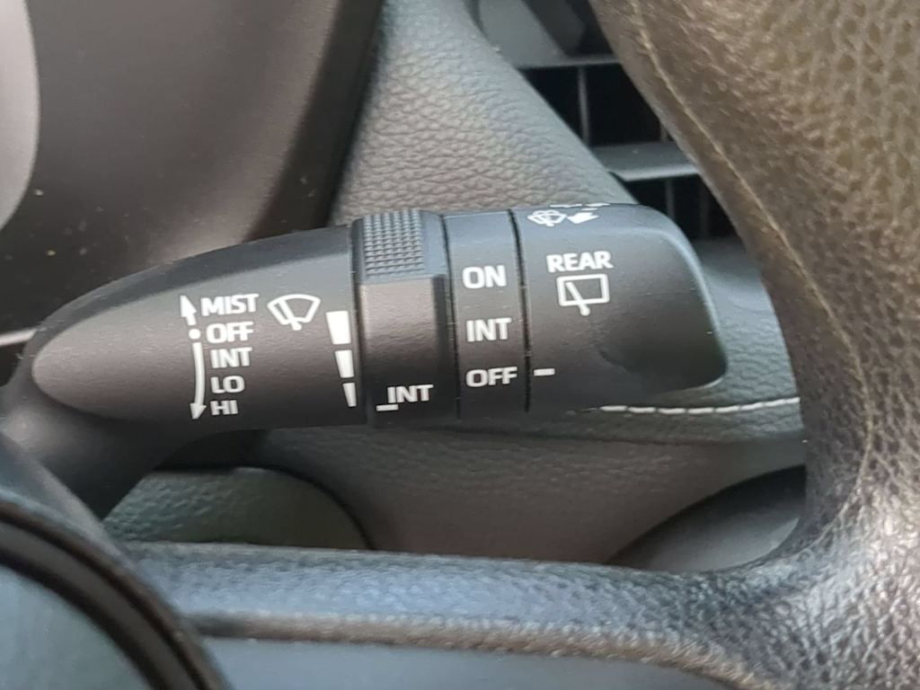 Thumbnail: 2019 Toyota RAV4 - 17