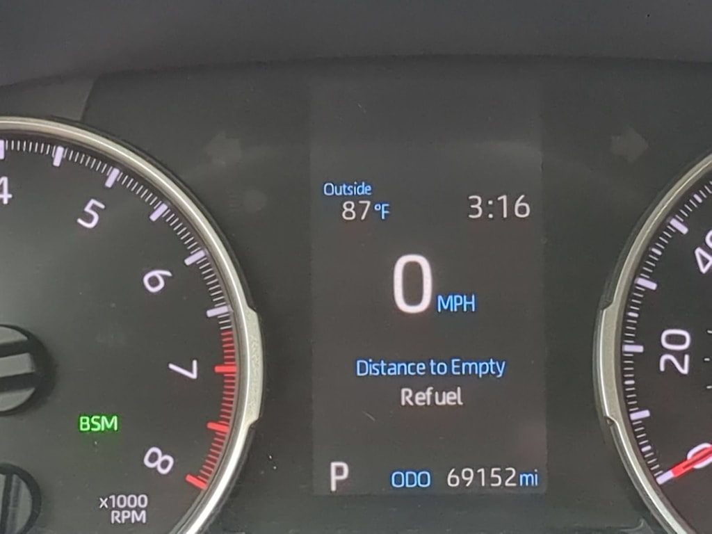 Thumbnail: 2019 Toyota RAV4 - 16