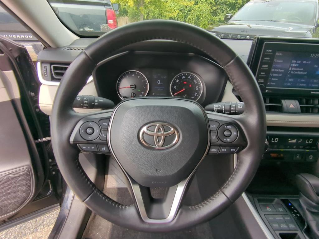 Thumbnail: 2021 Toyota RAV4 - 13
