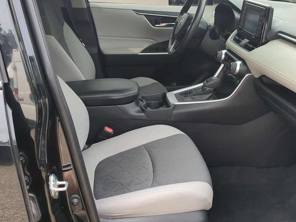 Thumbnail: 2021 Toyota RAV4 - 11