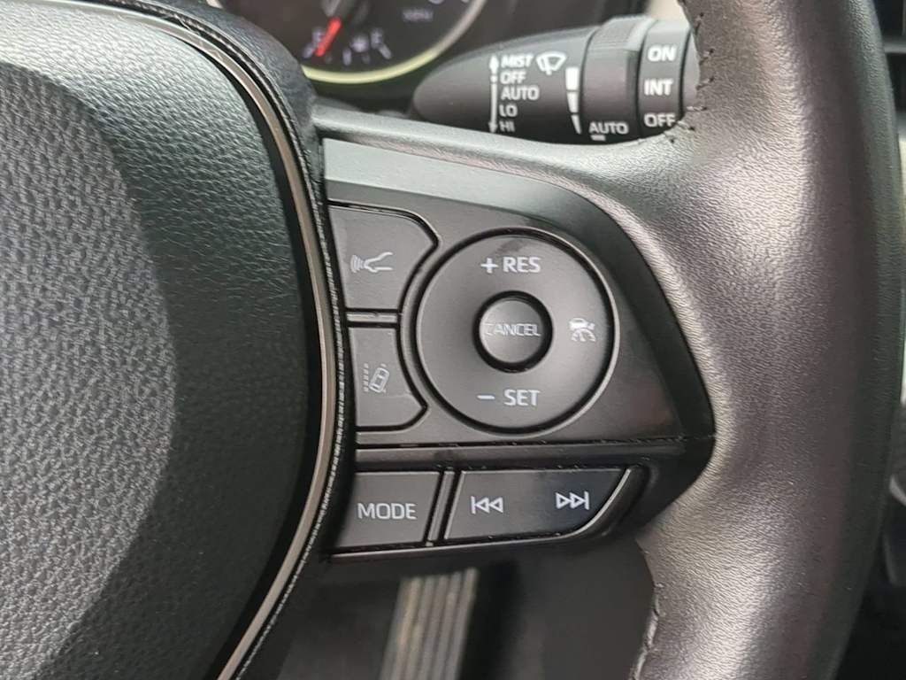 Thumbnail: 2021 Toyota RAV4 - 29
