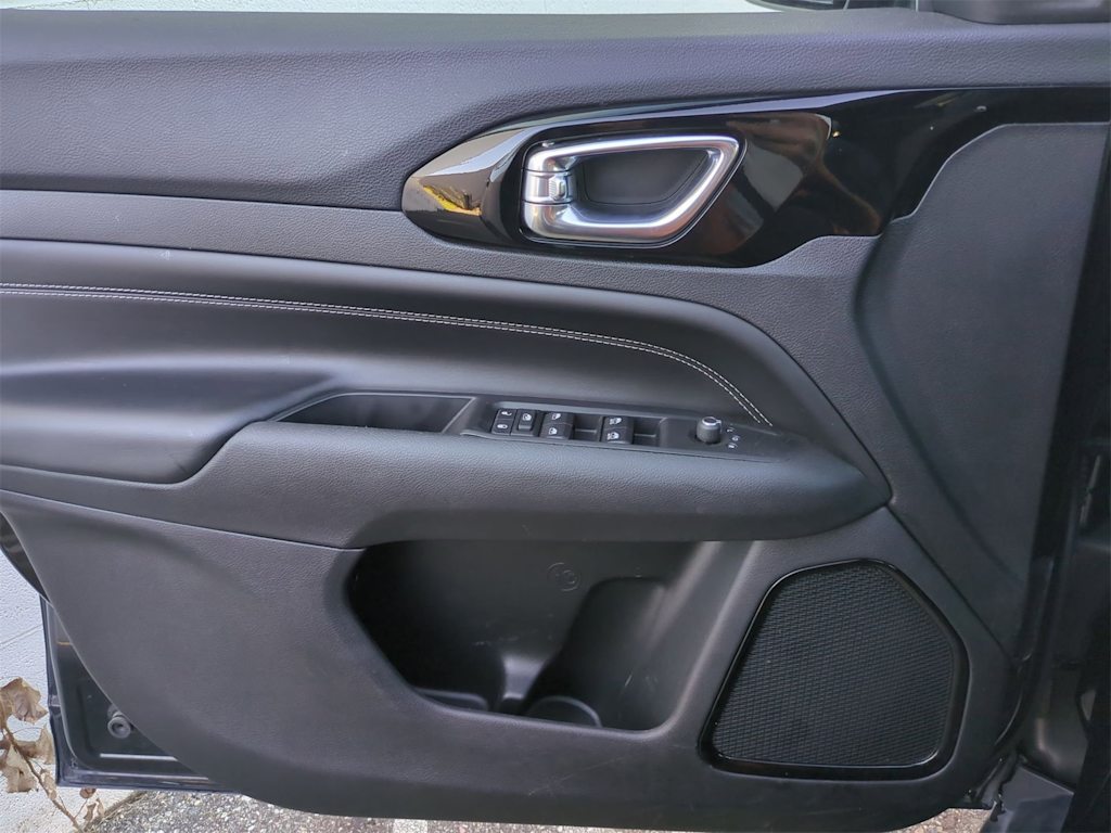 Thumbnail: 2022 Jeep Compass - 34