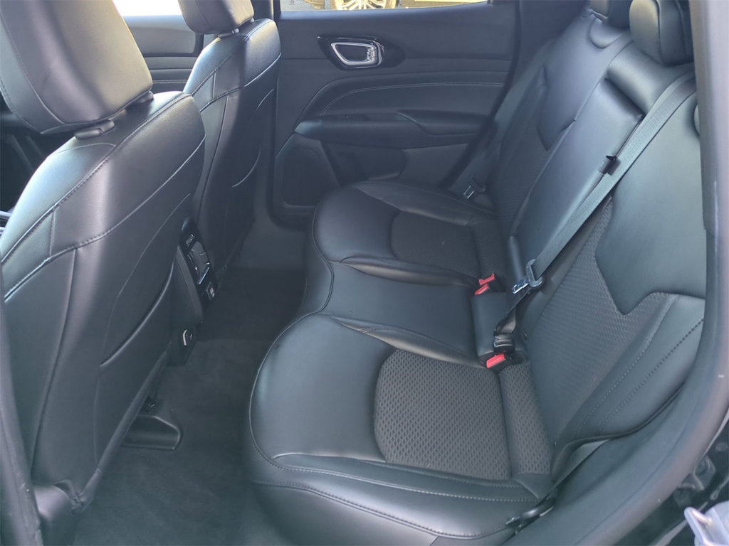 Thumbnail: 2022 Jeep Compass - 12