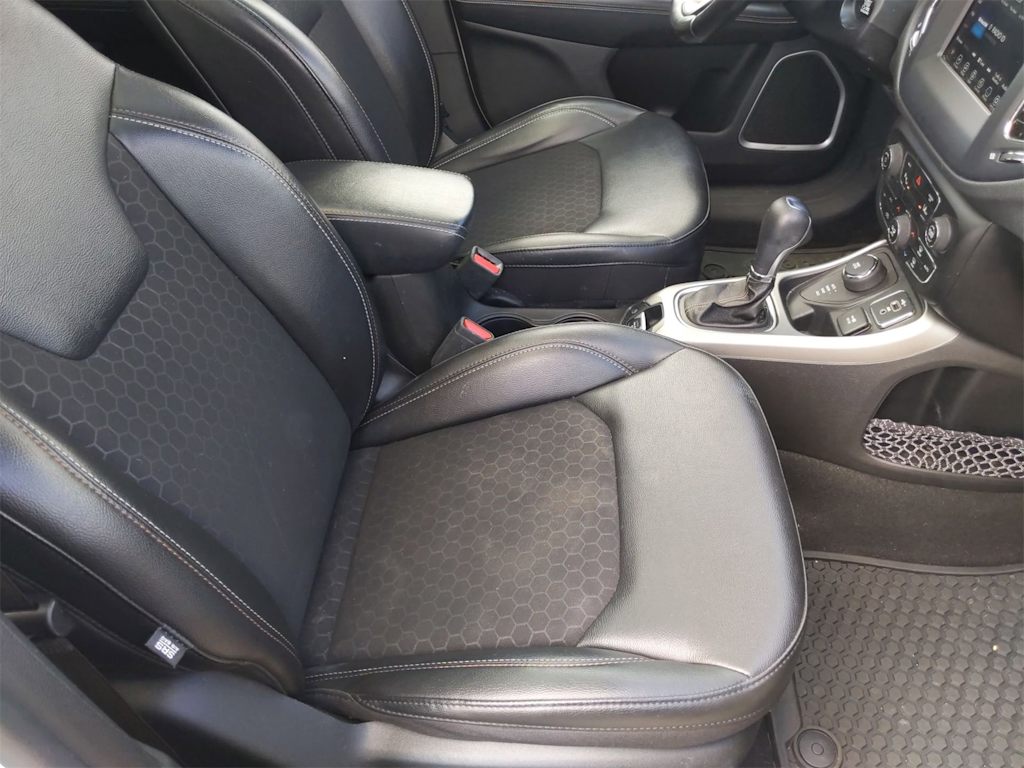 2020 Jeep Compass Latitude 29