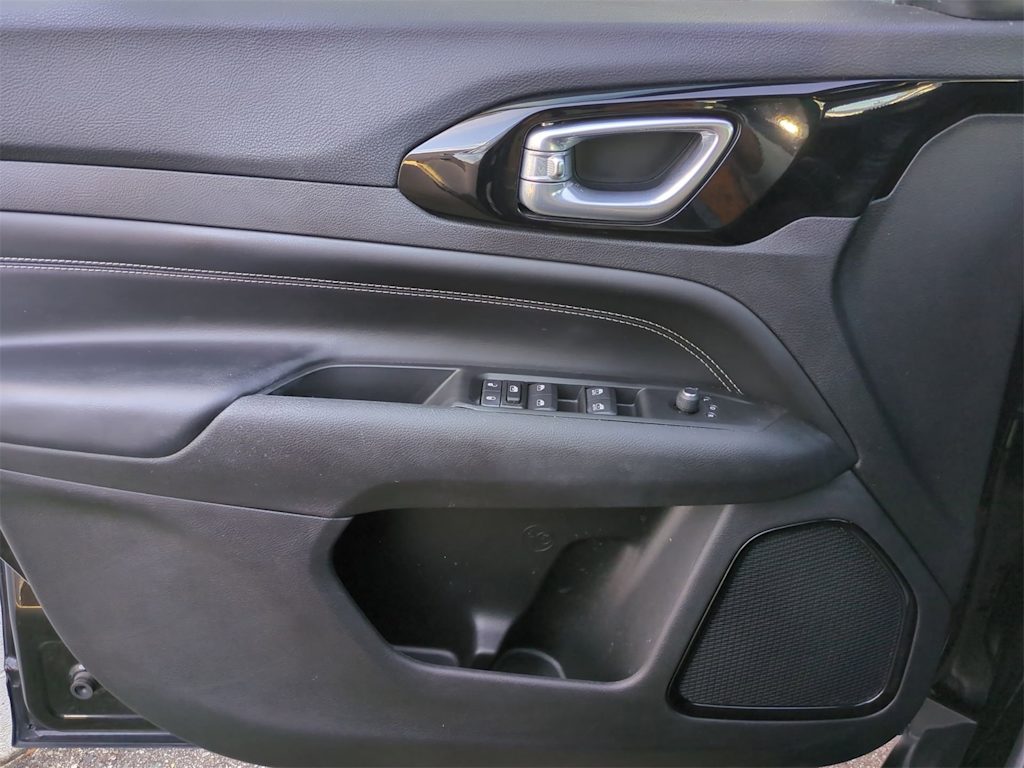 Thumbnail: 2022 Jeep Compass - 34