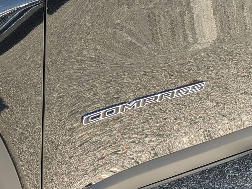 Thumbnail: 2022 Jeep Compass - 25
