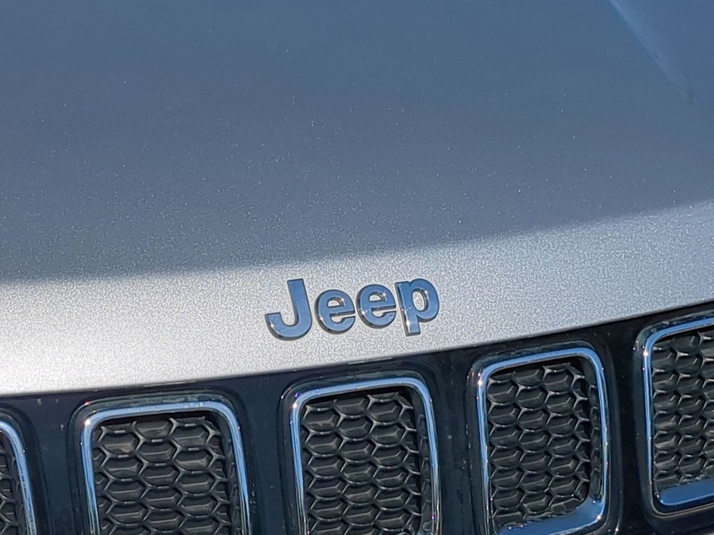 Thumbnail: 2018 Jeep Compass - 25