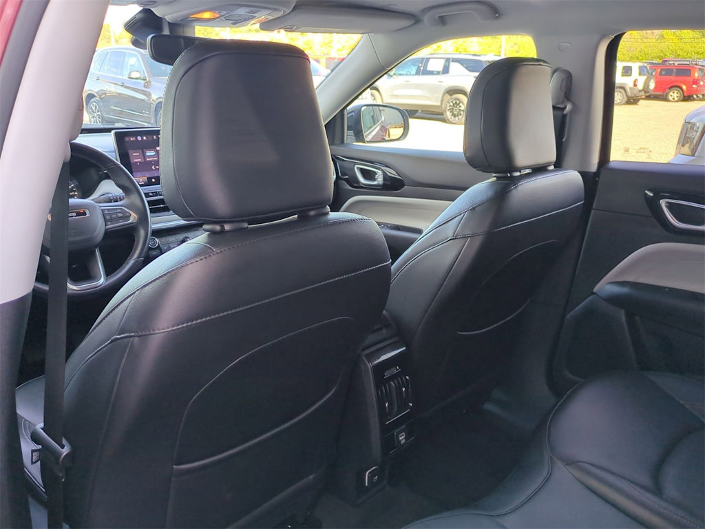 Thumbnail: 2022 Jeep Compass - 11