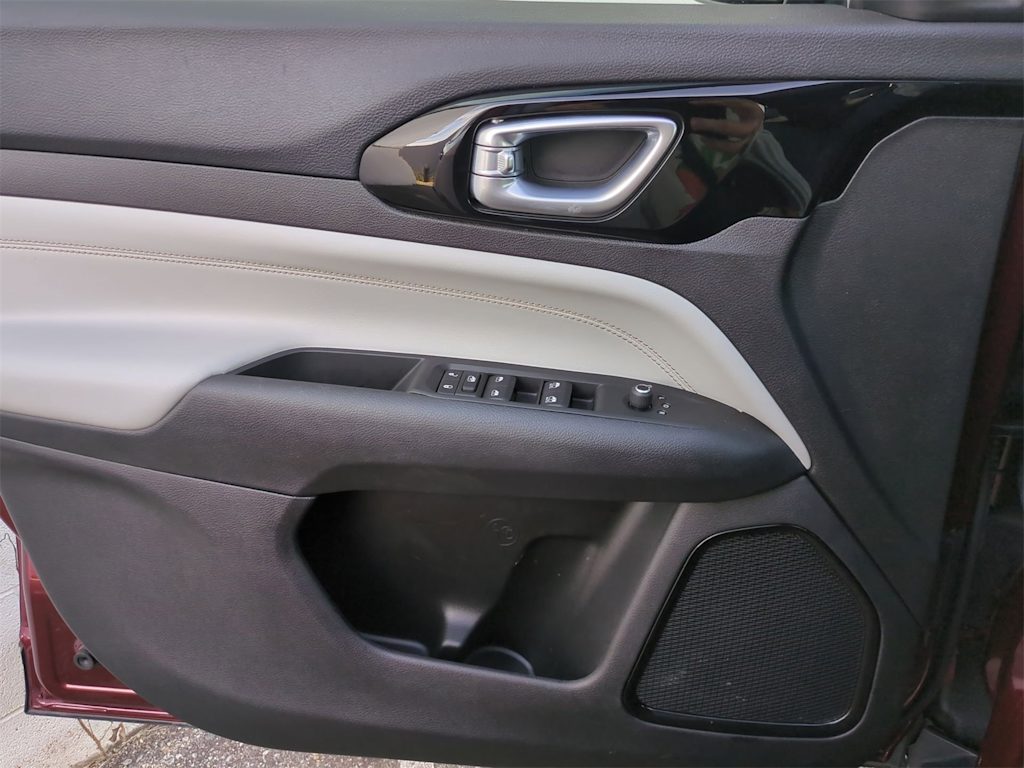 Thumbnail: 2022 Jeep Compass - 34