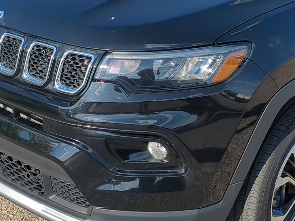 Thumbnail: 2023 Jeep Compass - 23