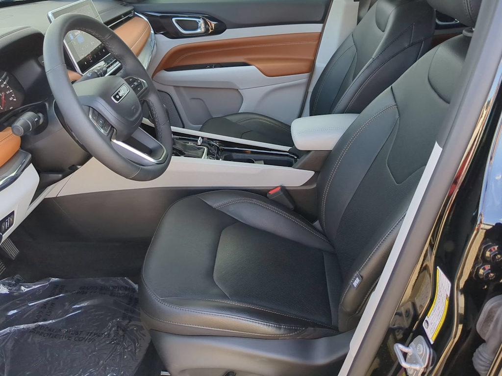 Thumbnail: 2023 Jeep Compass - 10