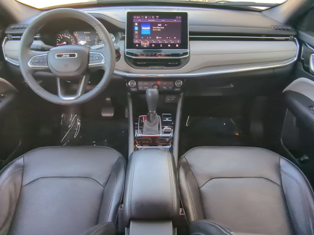 Thumbnail: 2023 Jeep Compass - 9