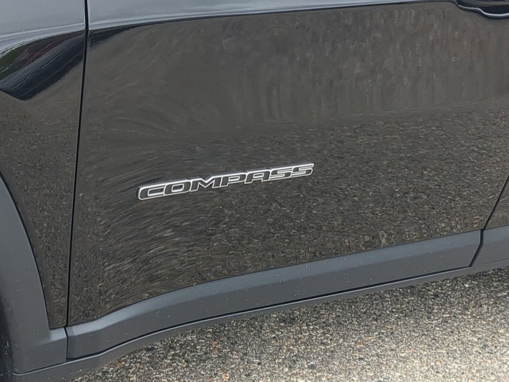Thumbnail: 2023 Jeep Compass - 25
