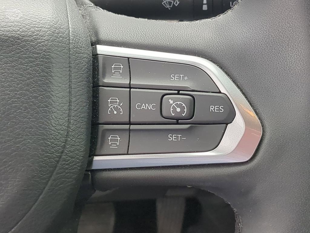 Thumbnail: 2023 Jeep Compass - 30