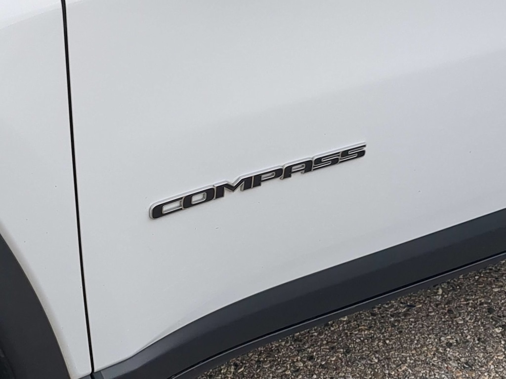 Thumbnail: 2022 Jeep Compass - 24