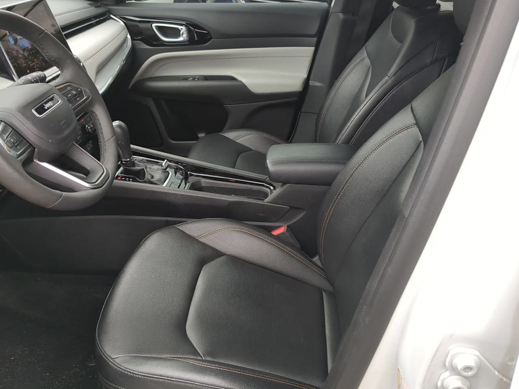 Thumbnail: 2022 Jeep Compass - 10
